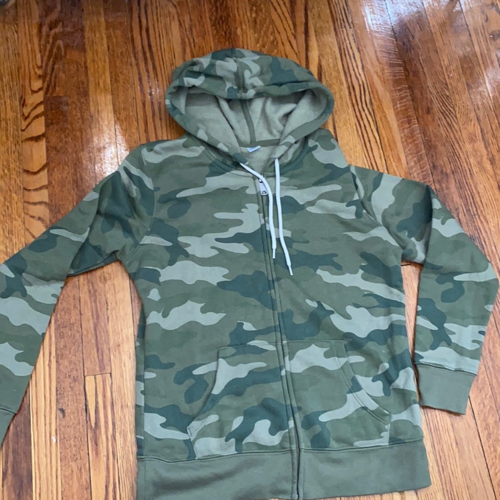 Old Navy camouflage hoodie sweater 🤩